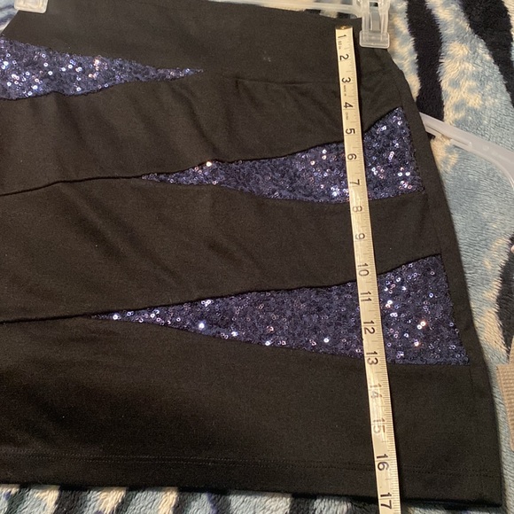 Maurice’s sequined skirt - Picture 3 of 4